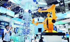 国务院常务会议部署两项重磅政策 深入实施“人工智能+”行动  通过贴息激发消费潜力