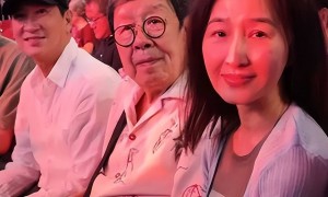 张家辉带妻子关咏荷看演唱会，同样的年纪关咏荷却呈现断崖式衰老