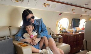 刘德华三度升级当姨夫！富豪表妹诞下三胎儿子，个人资产达30亿多