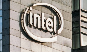 英特尔获软银20亿美元投资，特朗普政府据悉将收购其10%股份